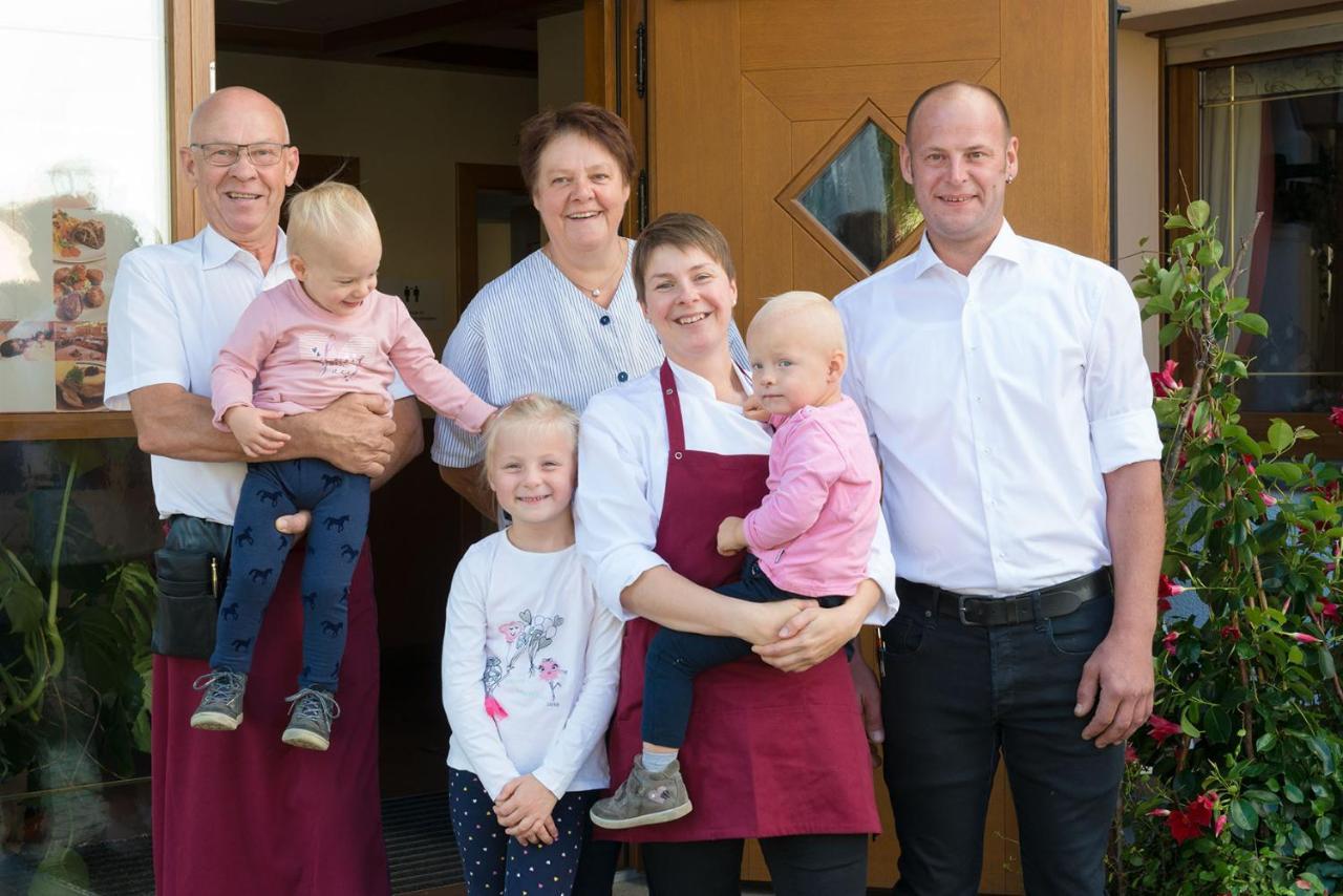 Gasthof-Pension Brauner Hirsch In Alfeld - Mittelfranken Eksteriør billede