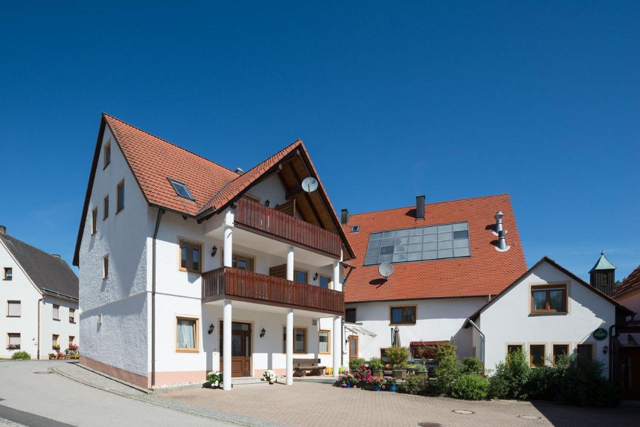 Gasthof-Pension Brauner Hirsch In Alfeld - Mittelfranken Eksteriør billede