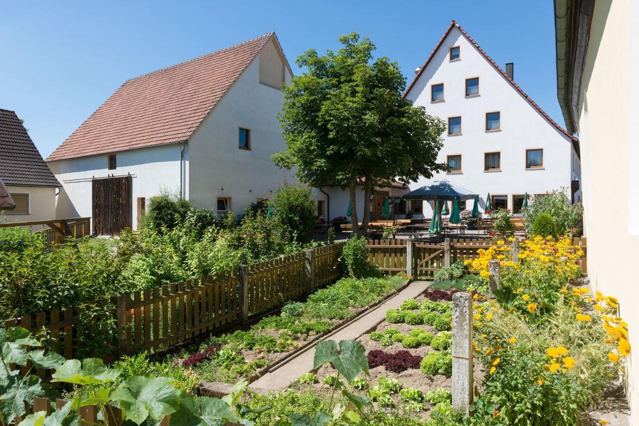 Gasthof-Pension Brauner Hirsch In Alfeld - Mittelfranken Eksteriør billede